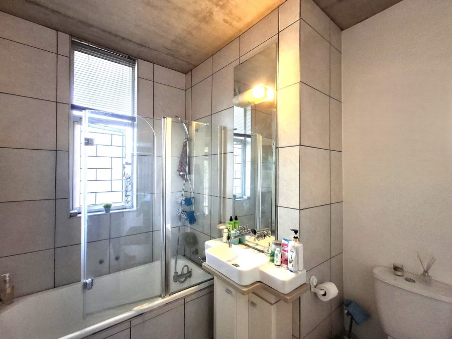 1 Bedroom Property for Sale in Craighall Gauteng