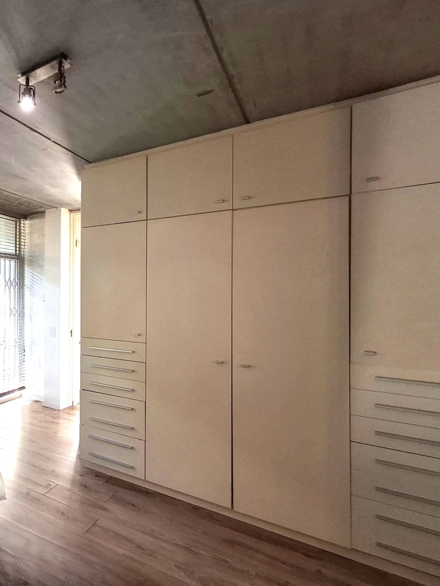 1 Bedroom Property for Sale in Craighall Gauteng