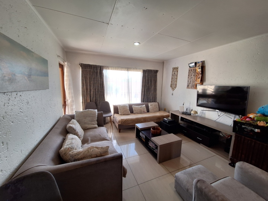 2 Bedroom Property for Sale in Fairland Gauteng