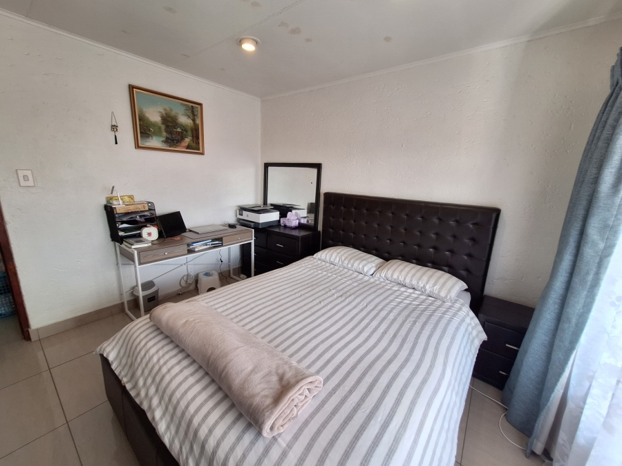 2 Bedroom Property for Sale in Fairland Gauteng