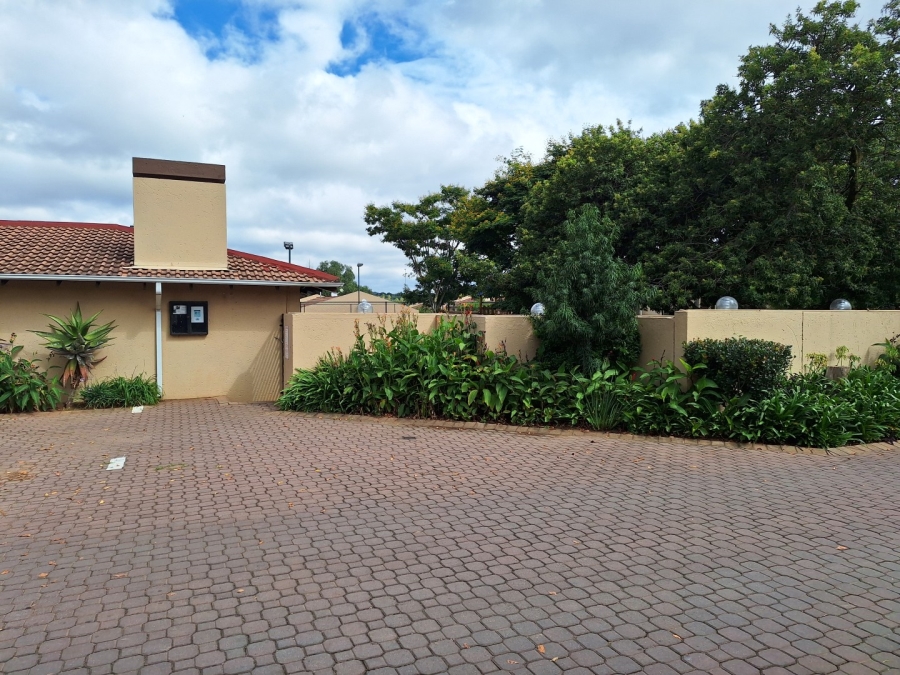 2 Bedroom Property for Sale in Fairland Gauteng