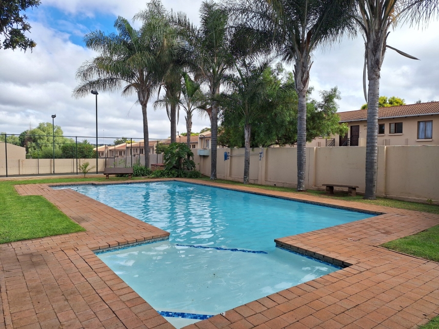 2 Bedroom Property for Sale in Fairland Gauteng