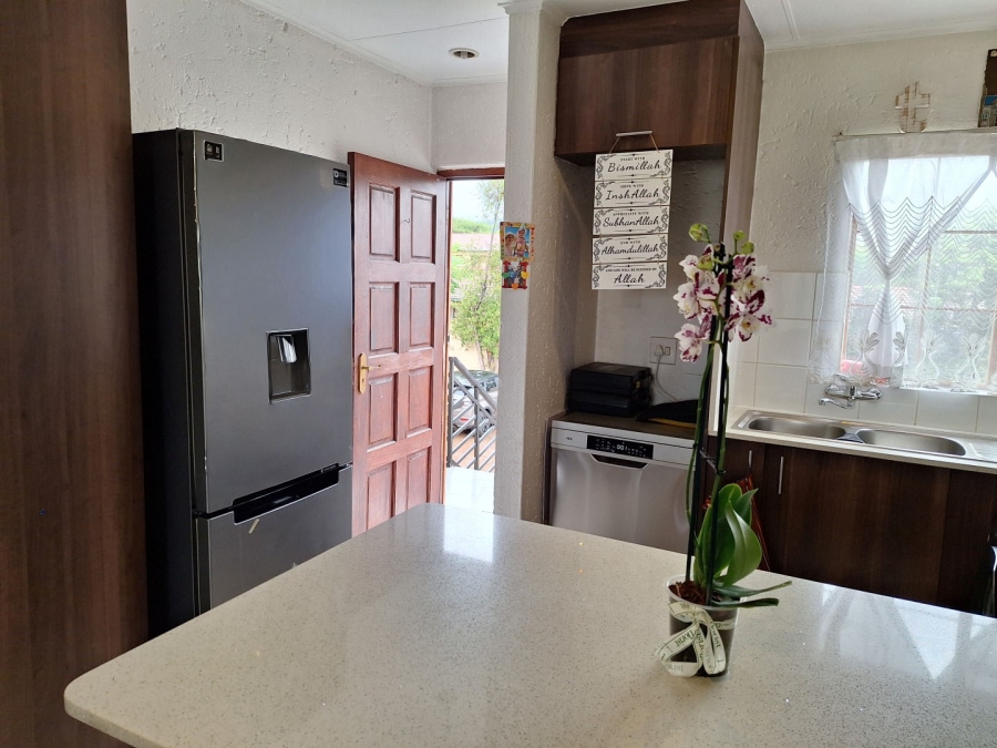 2 Bedroom Property for Sale in Fairland Gauteng