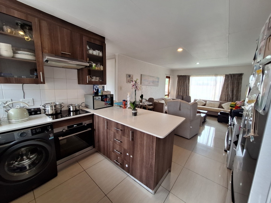 2 Bedroom Property for Sale in Fairland Gauteng