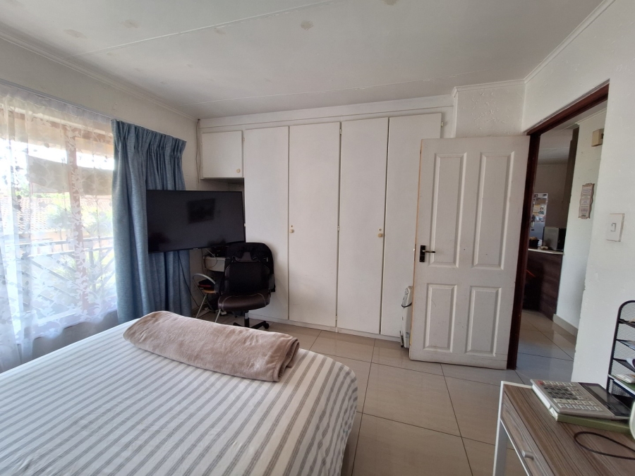 2 Bedroom Property for Sale in Fairland Gauteng