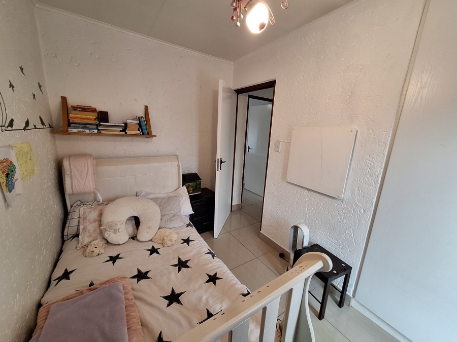 2 Bedroom Property for Sale in Fairland Gauteng