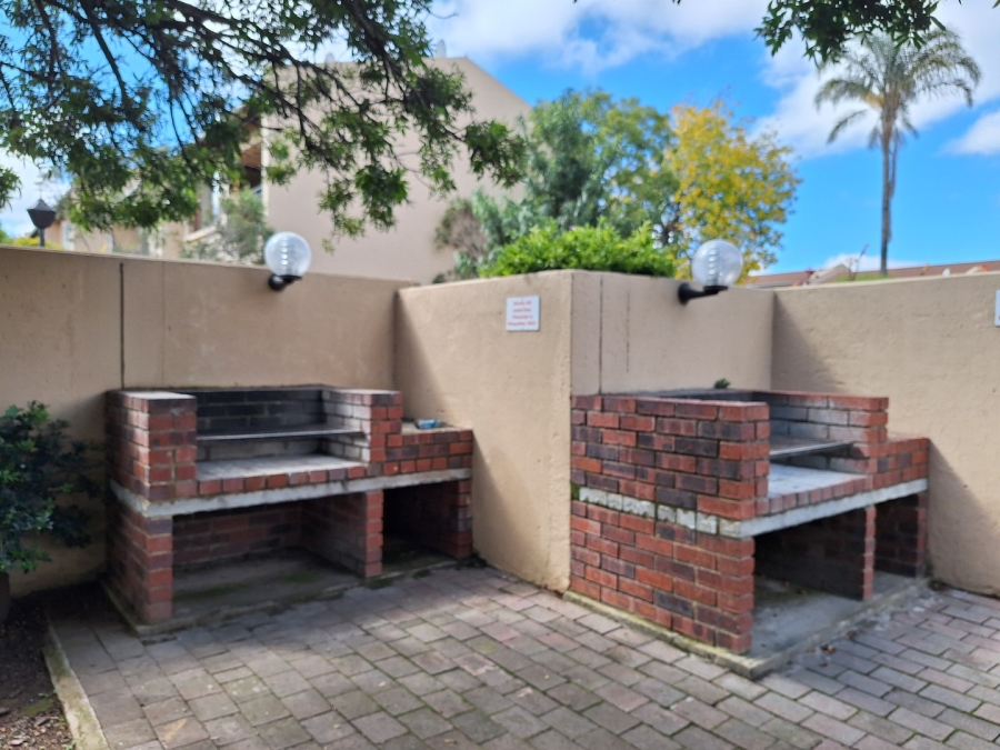 2 Bedroom Property for Sale in Fairland Gauteng