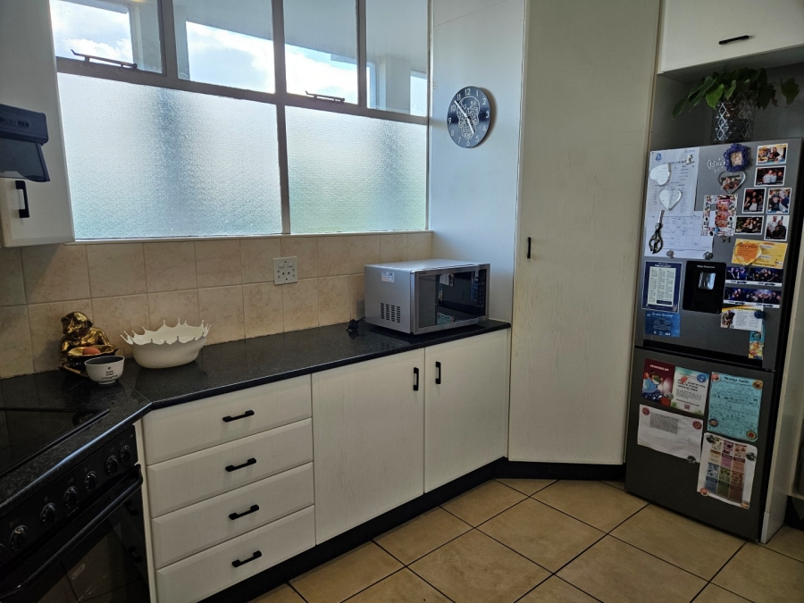 To Let 3 Bedroom Property for Rent in Illovo Gauteng