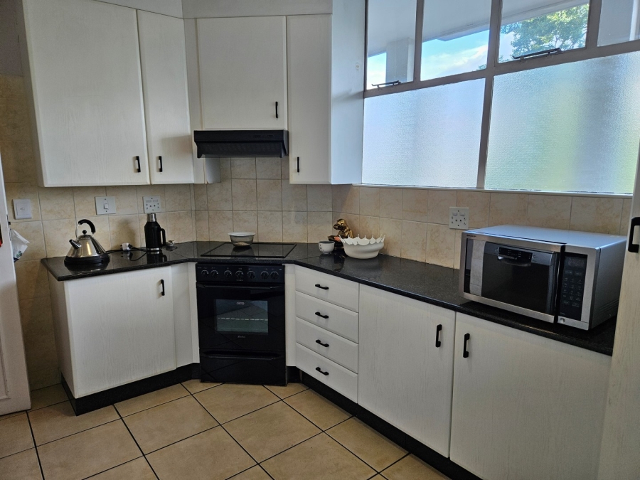 To Let 3 Bedroom Property for Rent in Illovo Gauteng