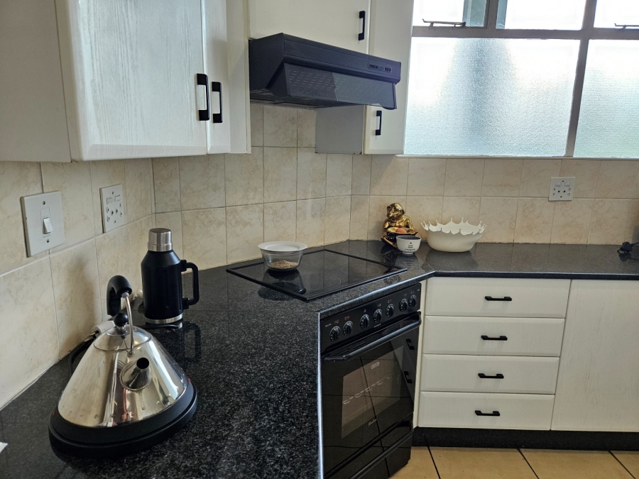 To Let 3 Bedroom Property for Rent in Illovo Gauteng