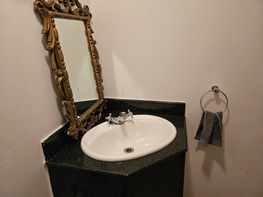 To Let 3 Bedroom Property for Rent in Illovo Gauteng