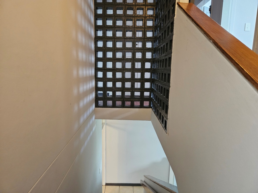 To Let 3 Bedroom Property for Rent in Illovo Gauteng