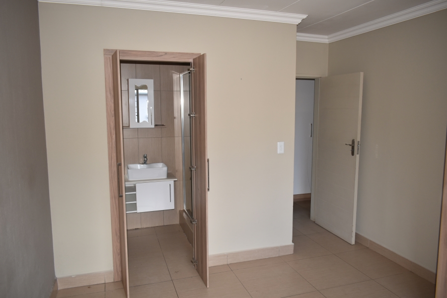 3 Bedroom Property for Sale in Andeon Gauteng