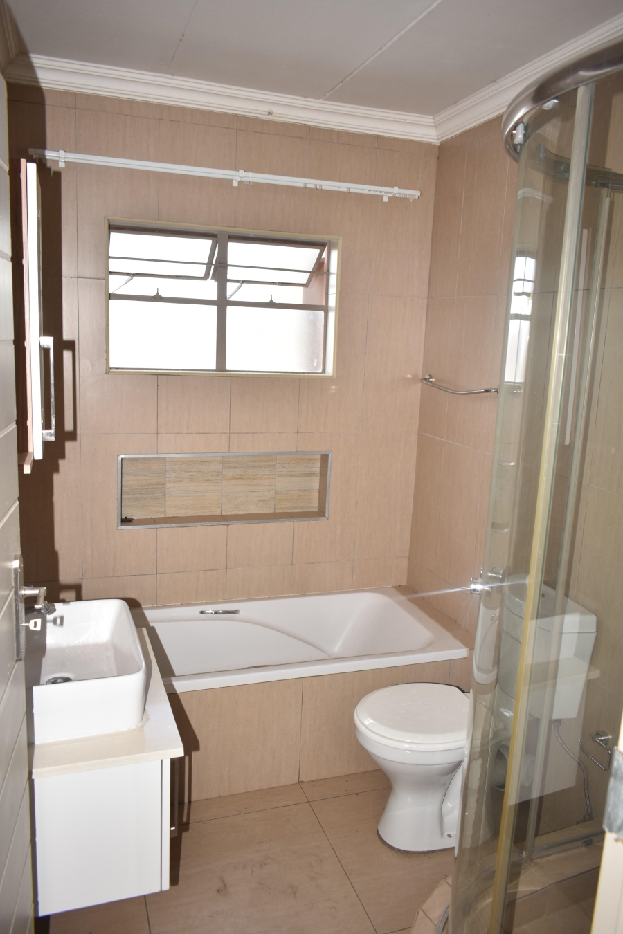 3 Bedroom Property for Sale in Andeon Gauteng