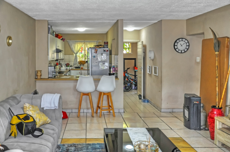 2 Bedroom Property for Sale in Erand Gardens Gauteng