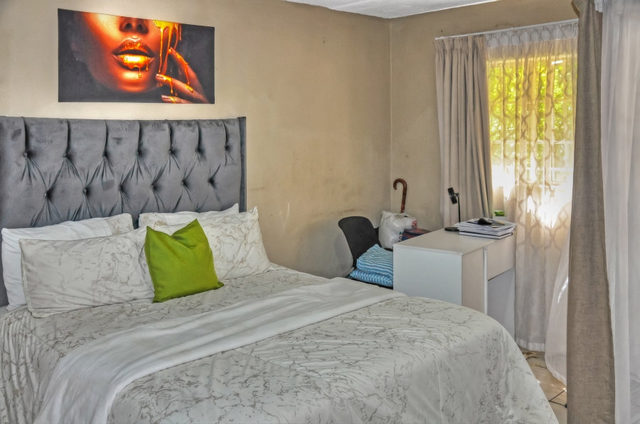 2 Bedroom Property for Sale in Erand Gardens Gauteng