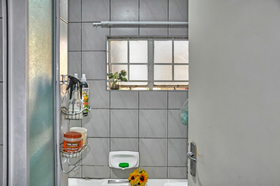 2 Bedroom Property for Sale in Erand Gardens Gauteng