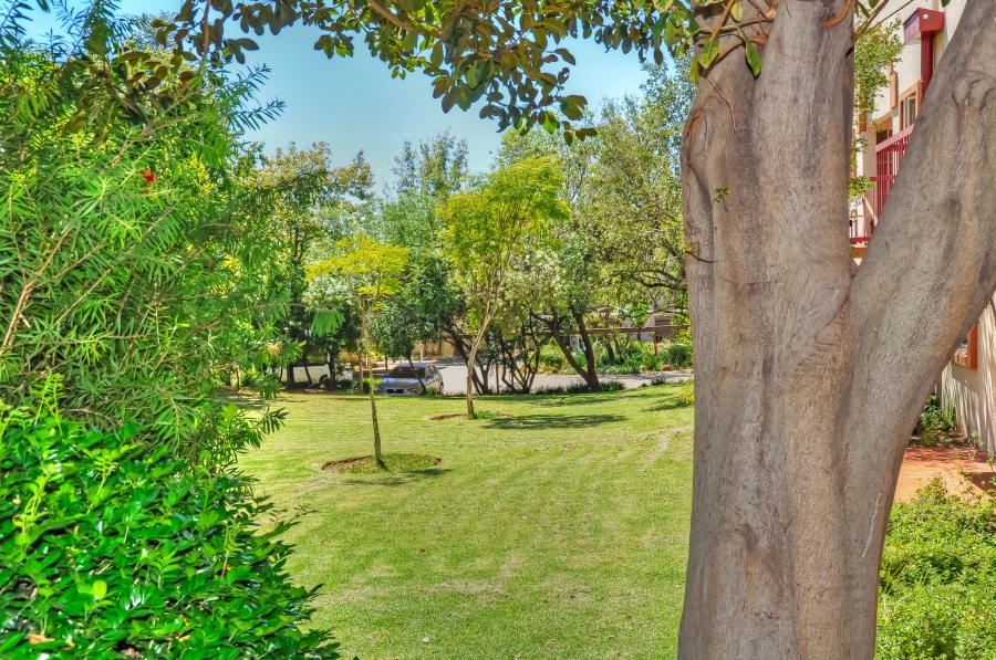 2 Bedroom Property for Sale in Erand Gardens Gauteng