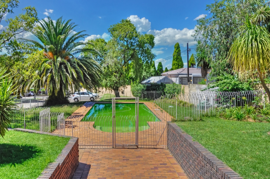 2 Bedroom Property for Sale in Erand Gardens Gauteng