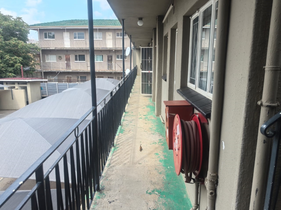 1 Bedroom Property for Sale in Witpoortjie Gauteng