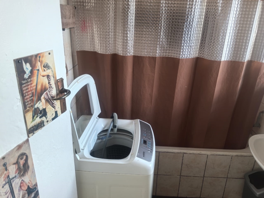 1 Bedroom Property for Sale in Witpoortjie Gauteng
