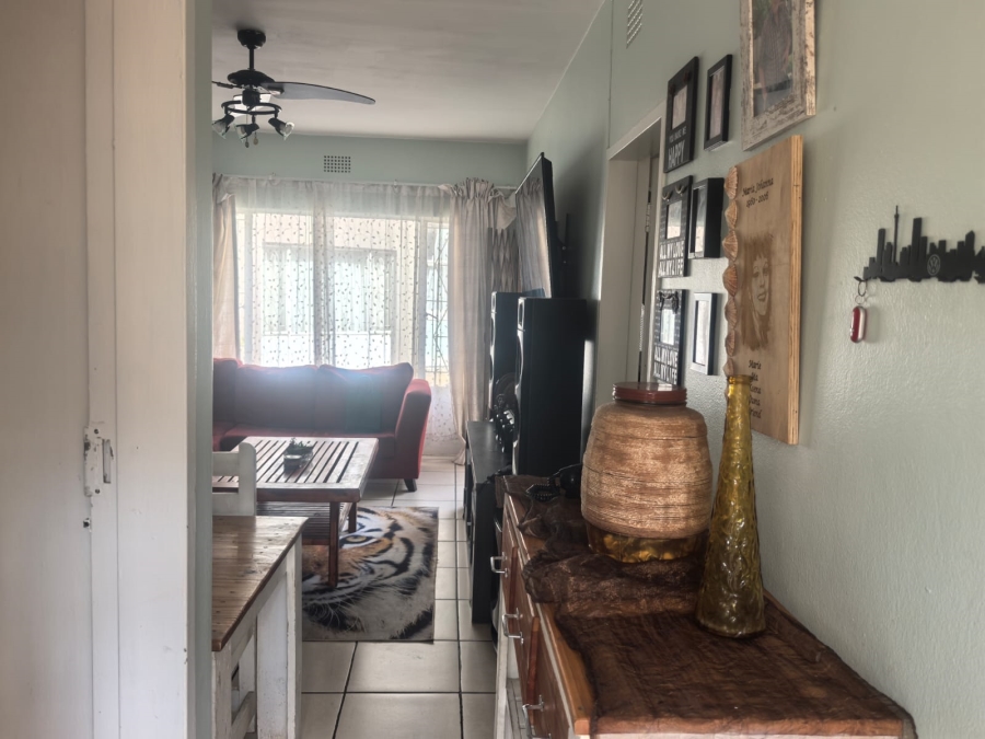 1 Bedroom Property for Sale in Witpoortjie Gauteng