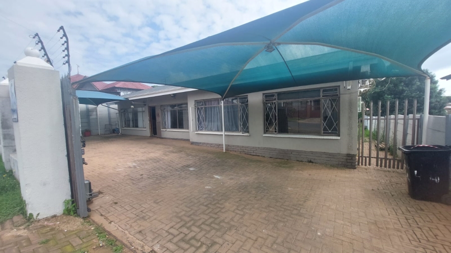 4 Bedroom Property for Sale in Krugersdorp West Gauteng