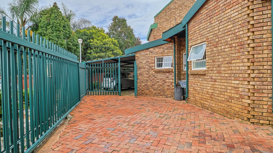 3 Bedroom Property for Sale in Moreleta Park Gauteng