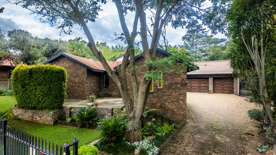5 Bedroom Property for Sale in The Reeds Gauteng