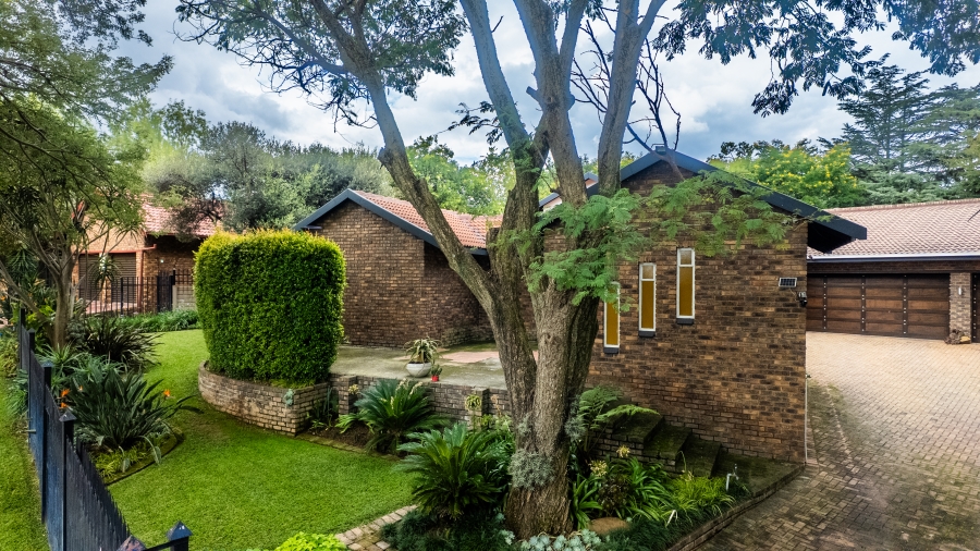 5 Bedroom Property for Sale in The Reeds Gauteng