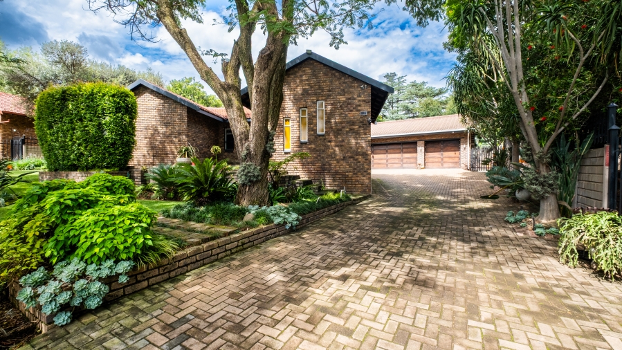 5 Bedroom Property for Sale in The Reeds Gauteng