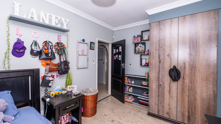 5 Bedroom Property for Sale in The Reeds Gauteng