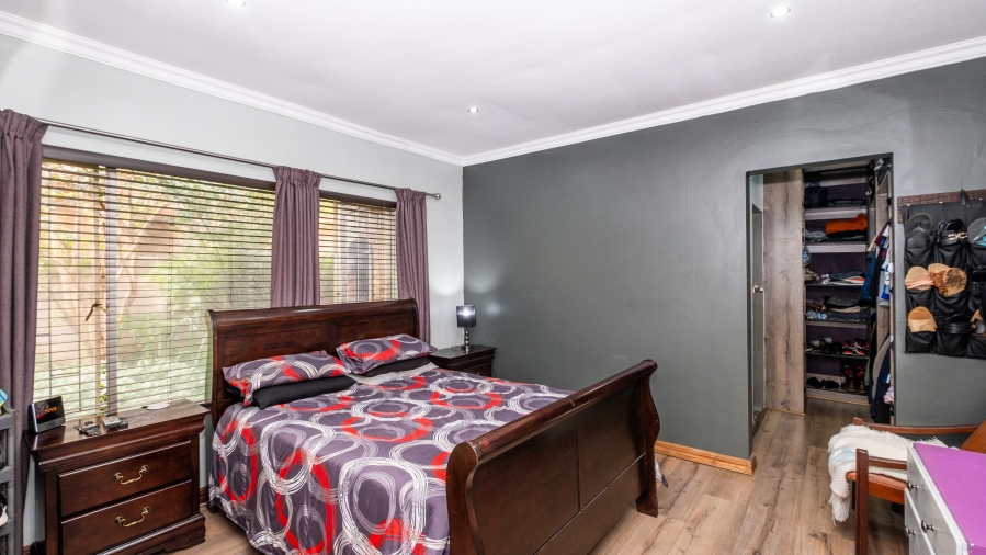 5 Bedroom Property for Sale in The Reeds Gauteng