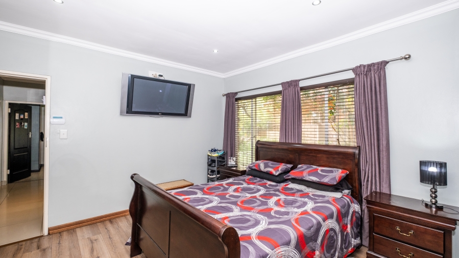 5 Bedroom Property for Sale in The Reeds Gauteng