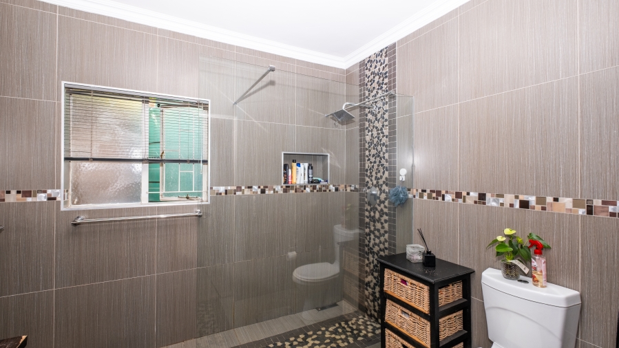 5 Bedroom Property for Sale in The Reeds Gauteng