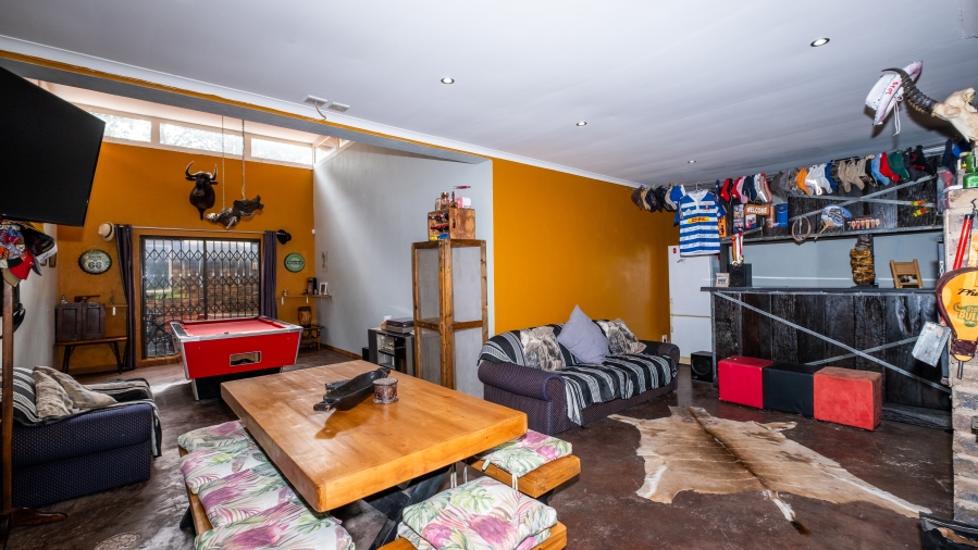 5 Bedroom Property for Sale in The Reeds Gauteng