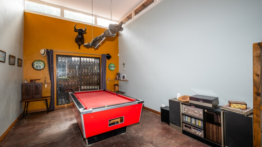 5 Bedroom Property for Sale in The Reeds Gauteng