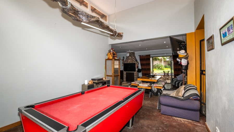 5 Bedroom Property for Sale in The Reeds Gauteng