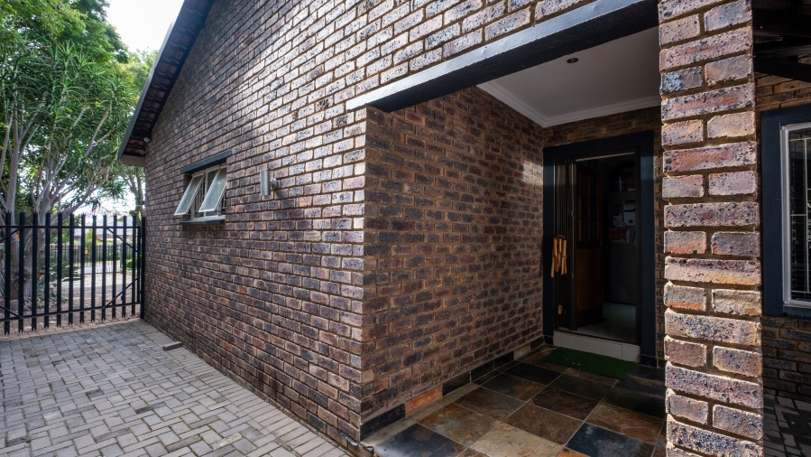 5 Bedroom Property for Sale in The Reeds Gauteng