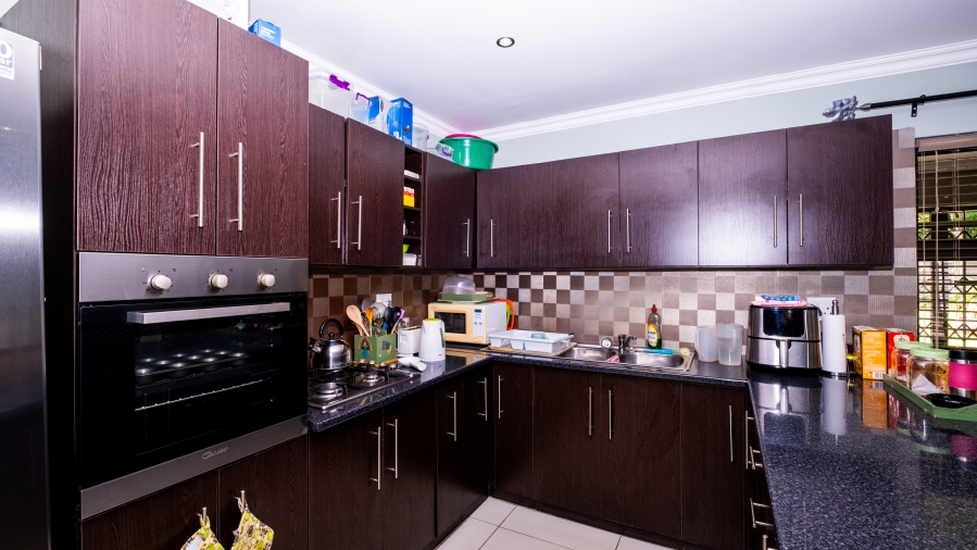 5 Bedroom Property for Sale in The Reeds Gauteng