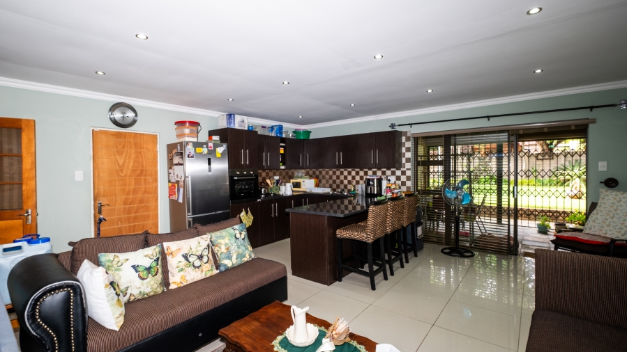 5 Bedroom Property for Sale in The Reeds Gauteng