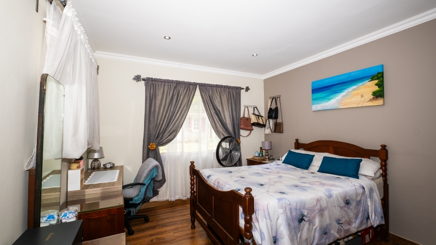 5 Bedroom Property for Sale in The Reeds Gauteng