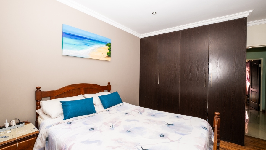 5 Bedroom Property for Sale in The Reeds Gauteng