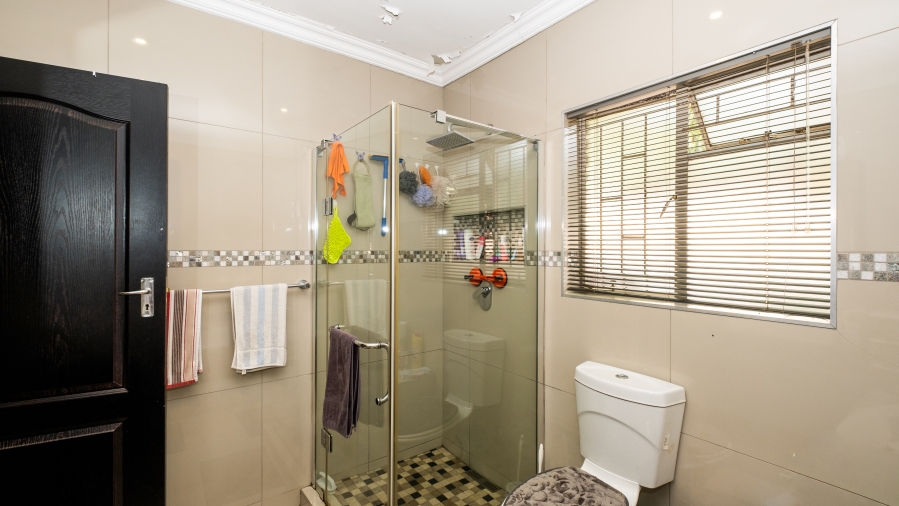 5 Bedroom Property for Sale in The Reeds Gauteng