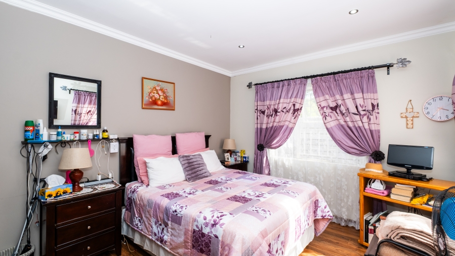 5 Bedroom Property for Sale in The Reeds Gauteng