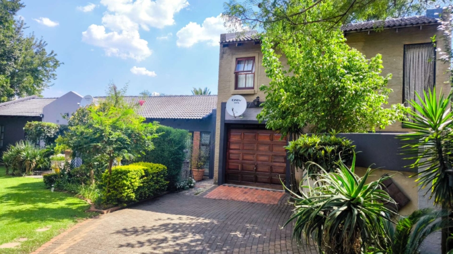 3 Bedroom Property for Sale in Brackenhurst Gauteng
