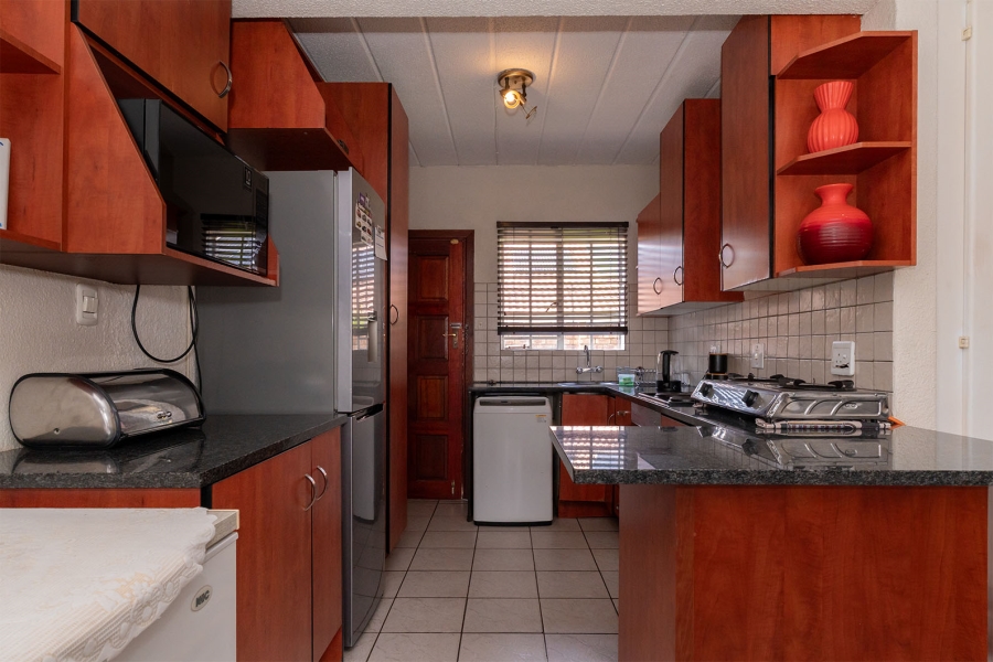 2 Bedroom Property for Sale in Farrarmere Gauteng