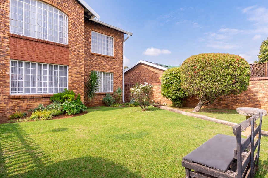 2 Bedroom Property for Sale in Farrarmere Gauteng