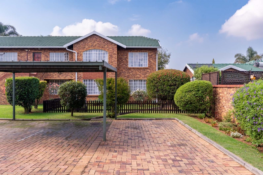 2 Bedroom Property for Sale in Farrarmere Gauteng