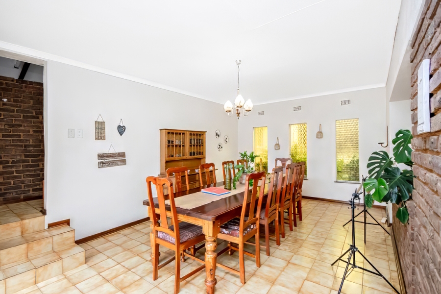 5 Bedroom Property for Sale in Roodekrans Gauteng